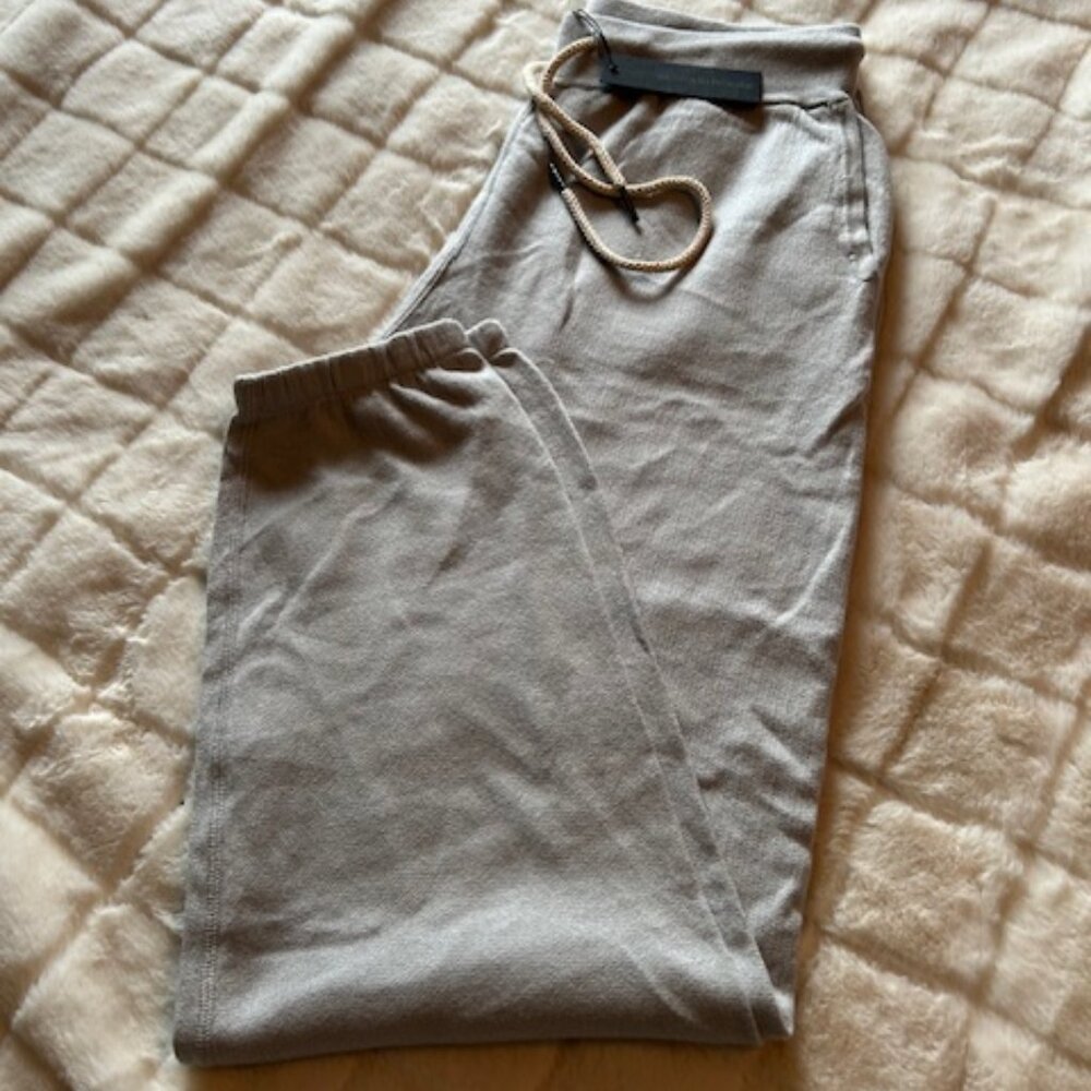 NWT 360 Cashmere Joggers - Size L